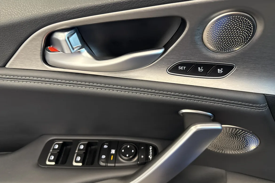 picture of a car
