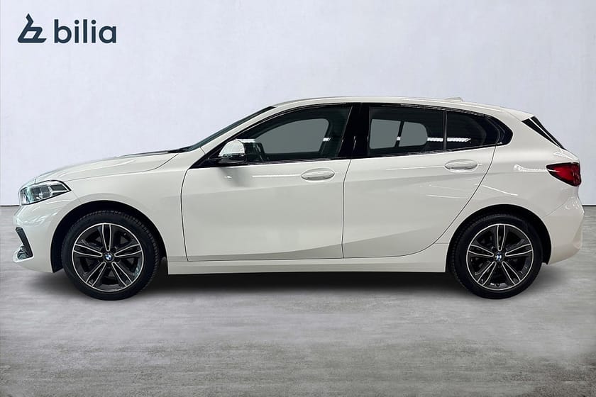 Bild 3 av BMW 118i Sportline Aut | Aktiv farth. | PDC fram & bak | Navi