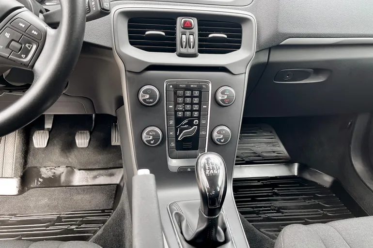 Volvo V40