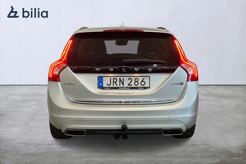 Bild 5 av Volvo V60 D5 Plug-in Hybrid AWD Twin Engine Classic Momentum Keyless Entry och Start Adaptiv farthållare Navigation Fast dragkrok