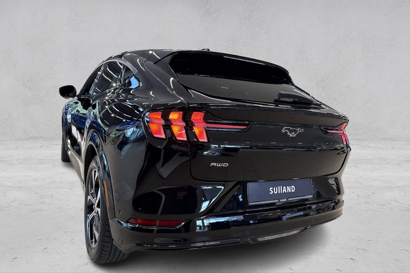 Bilde 3 av Ford Mustang Mach-E Long Range AWD LR Premium/Hengerfeste/Panorama/Skiluke/B&O++