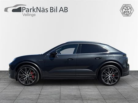 Porsche Macan Turbo Electric PANO CLUBLÄDER