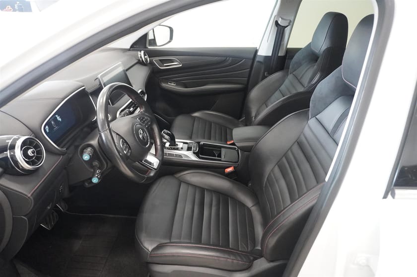 Bild 2 av MG EHS PHEV Luxury Edu II 258hk