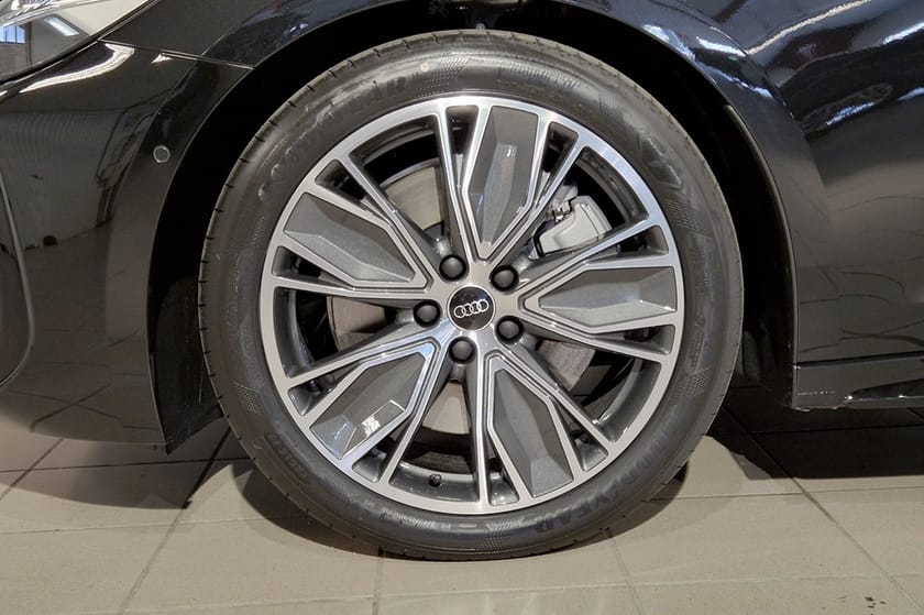 Bild 3 av Audi A5 Avant e-hybrid quattro eHybrid S line | Drag | B&O | 360 vy | Mat
