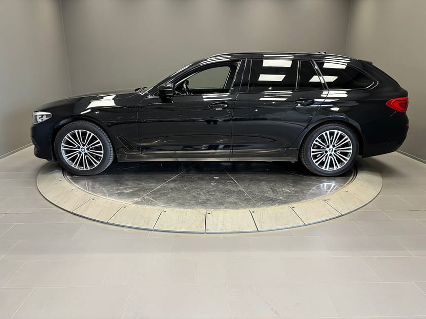 Bild 2 av BMW 520d xDrive Touring Steptronic Sport line Euro 6