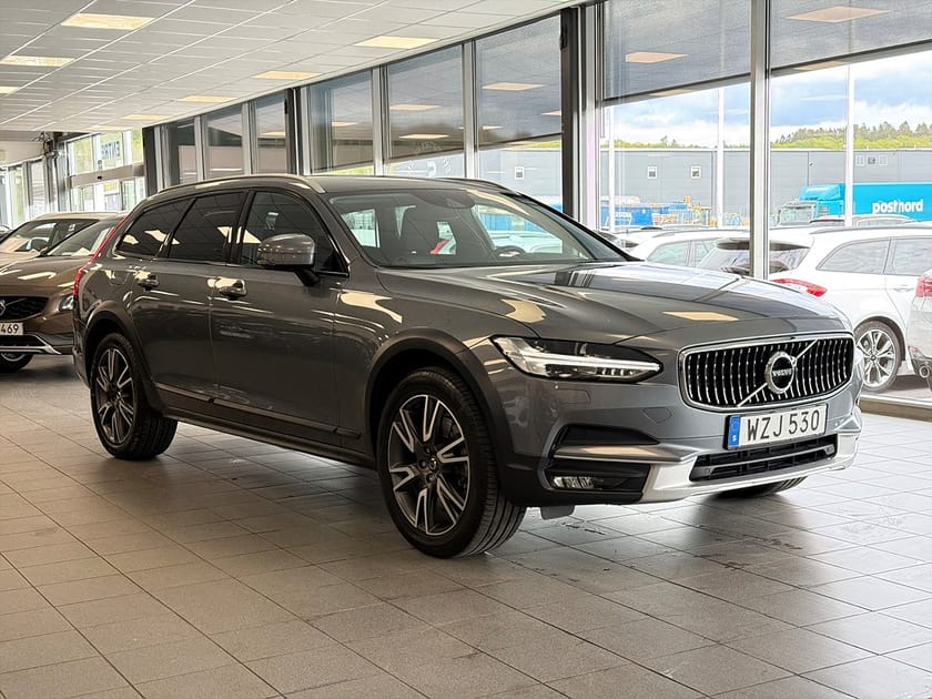 Bild 1 av Volvo V90 Cross Country D4 AWD VOC Drag 190hk