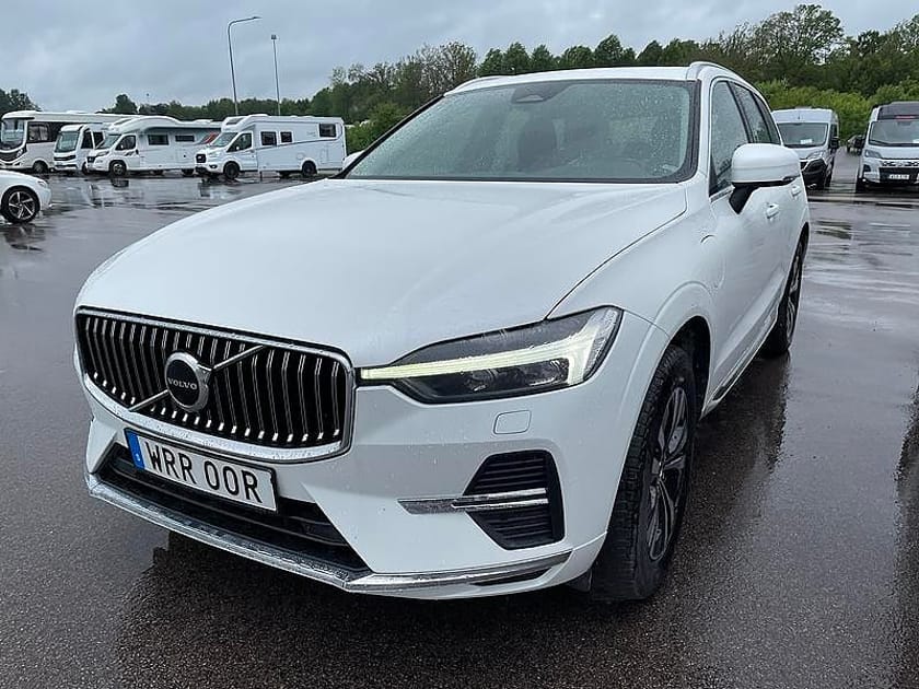 Bild 2 av Volvo XC60 T6 Recharge Core Bright plug in AWD 350HK 4x4 Panorama