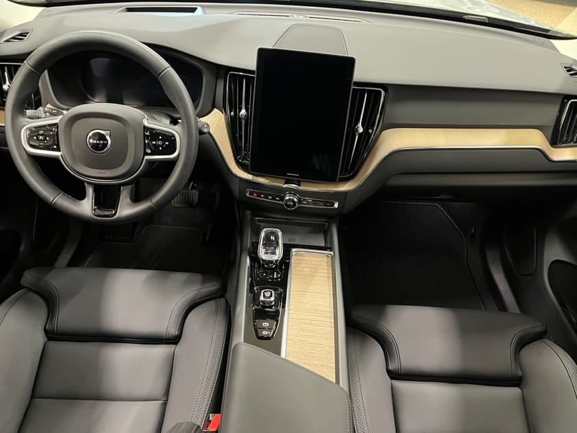 Bild 5 av Volvo XC60 T6 Plus Dark Nordic Edi *360kamera/DRAG*