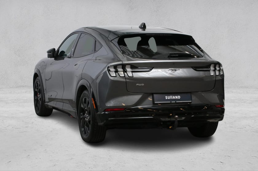 Bilde 3 av Ford Mustang Mach-E Long Range AWD LR Premium /Batteritest/Pano/Krok/Fjernstart/B&O++
