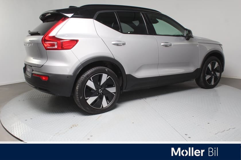 Bilde 3 av Volvo EX40 Twin 442hk Performance AWD Plus Black Edition