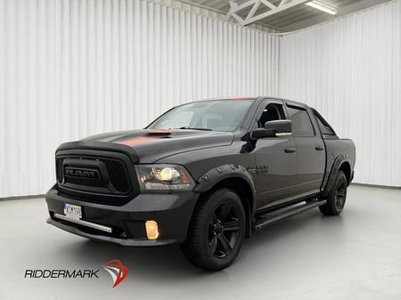 RAM 1500 Crew Cab Sport 5.7 4x4 Drag Luft Taklucka Alpine Skinn MOMS