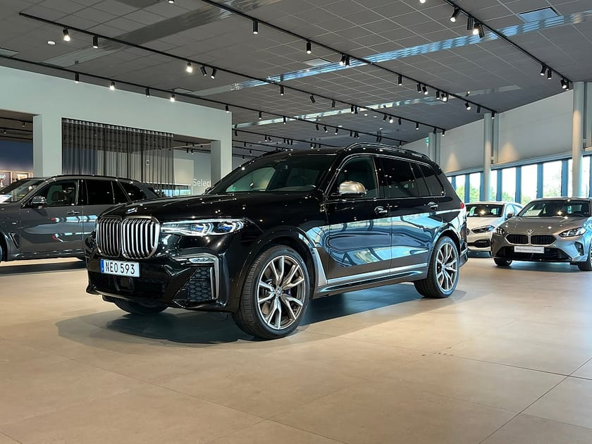 Bild 1 av BMW X7 M50d M Sport D/A Pro B&W Massage Pano Sky-Lounge Drag