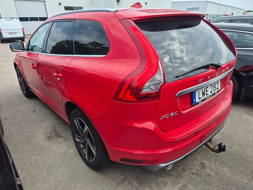 Bild 4 av Volvo XC60 AWD D5 R-Design 220HK 4x4 Panorama läder