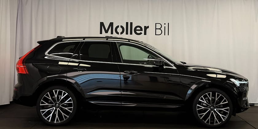 Bild 2 av Volvo XC60 B5 Momentum 22''/Pano/Keyless/B-kamera
