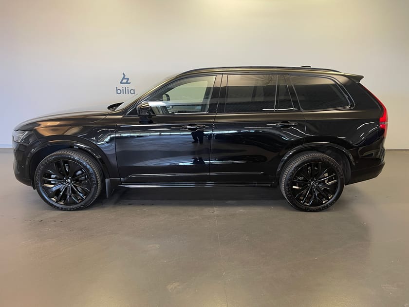 Bild 2 av Volvo XC90 T8 Ultra Black Edition/ 360 Kamera/ Bower&Wilkins/ Navigation/ Massagestol/ 10.000kr Tillbehör/