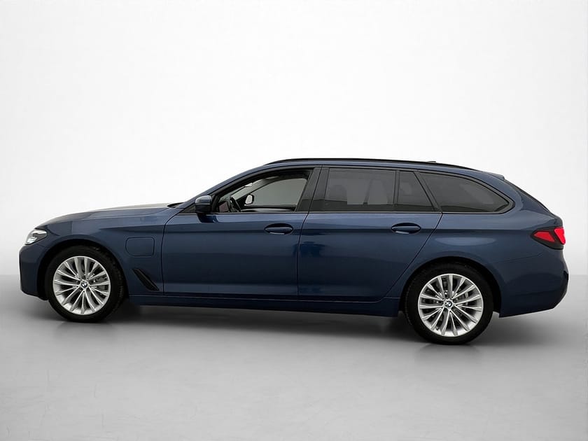 Bild 4 av BMW 530e xDrive Touring 530 Cockpit Kamera Skinn Navi Moms Drag