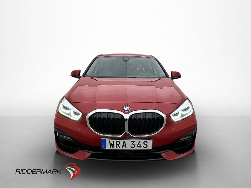 Bild 2 av BMW 118i 118 136hk Sport line Cockpit H/K HUD Värmare Kamera