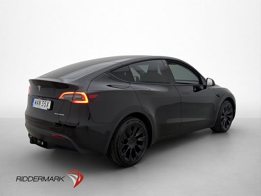Bild 5 av Tesla Model Y Long Range AWD Dragkrok MOMS Svensksåld