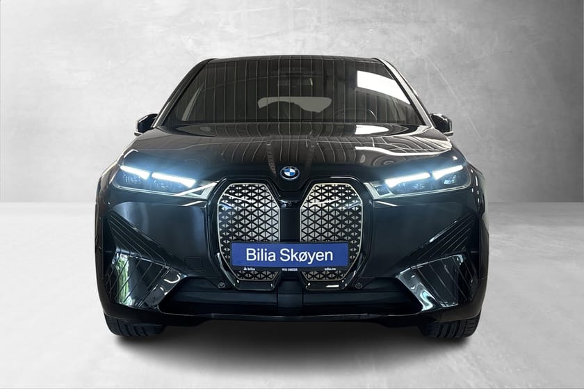Bilde 2 av BMW iX xDrive40 Fully Charged, Skylounge, HiFi, Laser