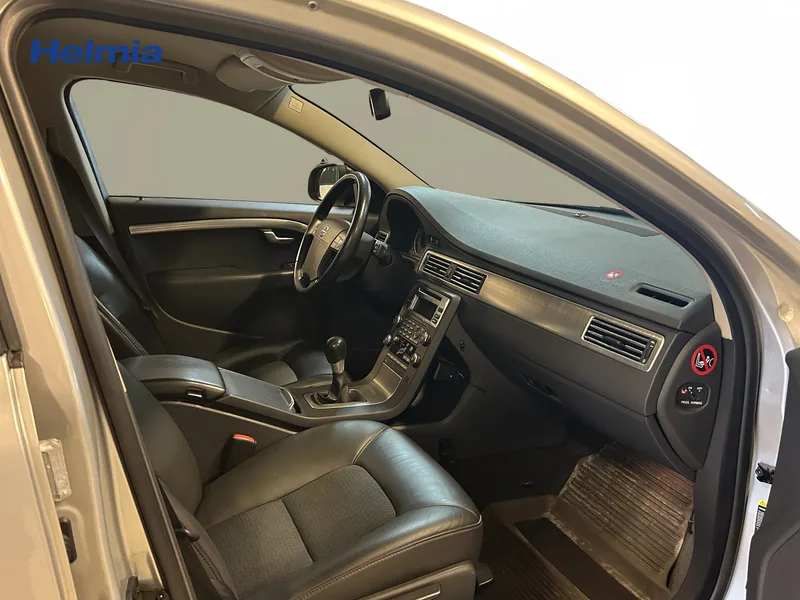 Bild 7 av 10 – Volvo V70 2,0F Limited Edition Momentum
