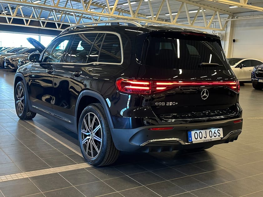 Bild 5 av Mercedes-Benz EQB 250+ AMG Line Advanced, Moms!