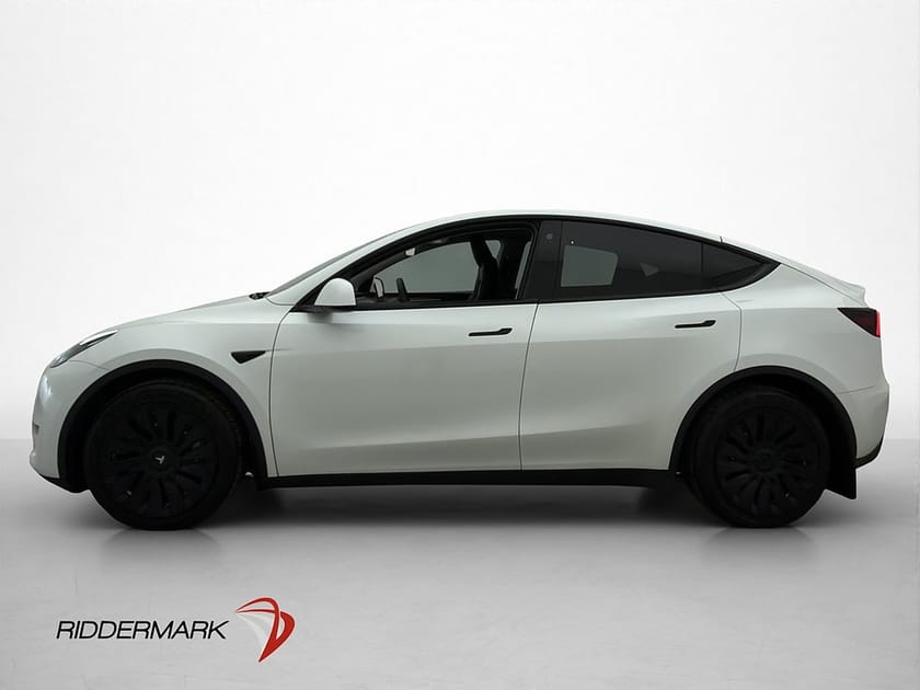 Bild 5 av Tesla Model Y Long Range AWD Svensksåld Panorama MOMS Drag