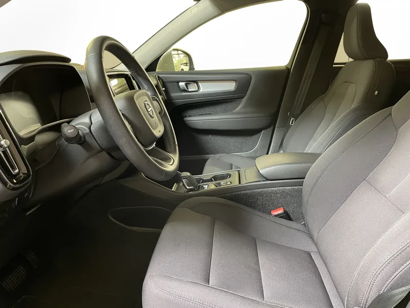 Bild 13 av 14 – Volvo XC40 B4 FWD Bensin Momentum Advanced Edt
