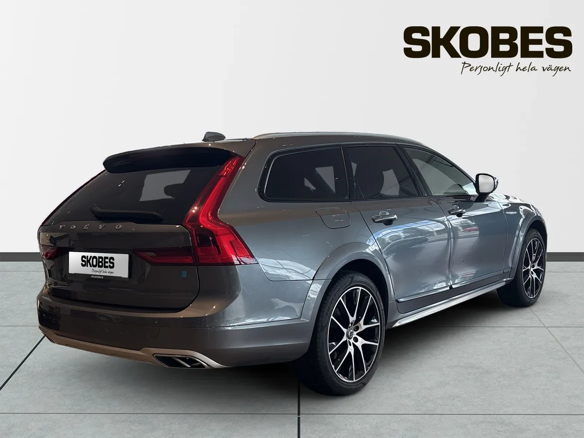 Volvo V90 Cross Country