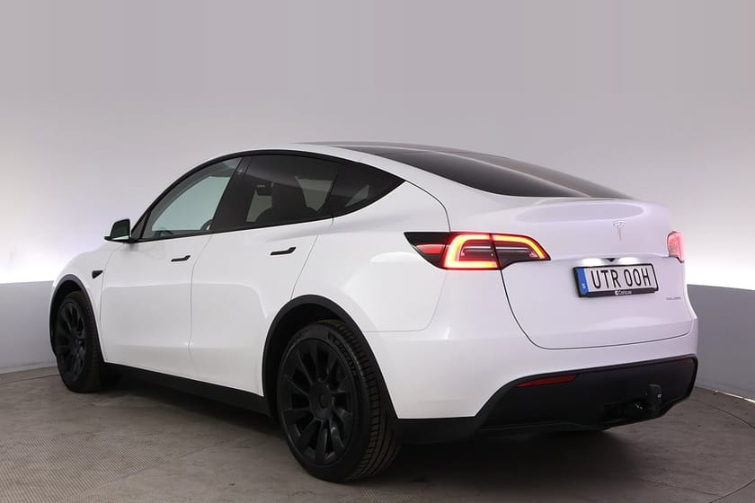 Bild 4 av Tesla Model Y Long Range AWD Autopilot Panorama Drag