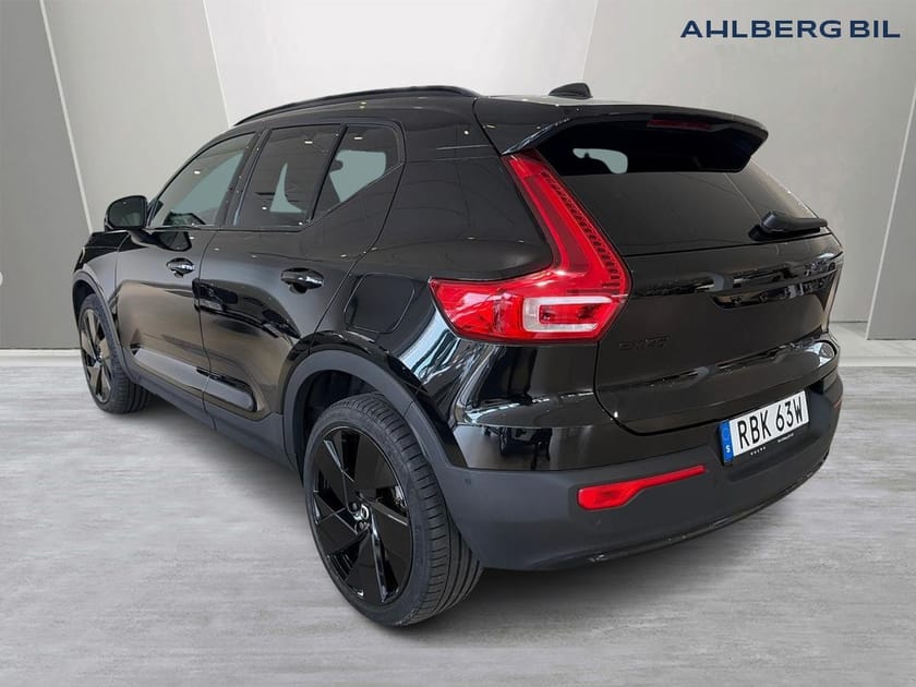 Bild 3 av Volvo EX40 Twin Motor Performance 🟤 M Ultra Black Edt, Klimatpaket, Parkeringskamera 360, HarmanKardon PremiumSound, Baklucka Elmanövrerad, Google Maps