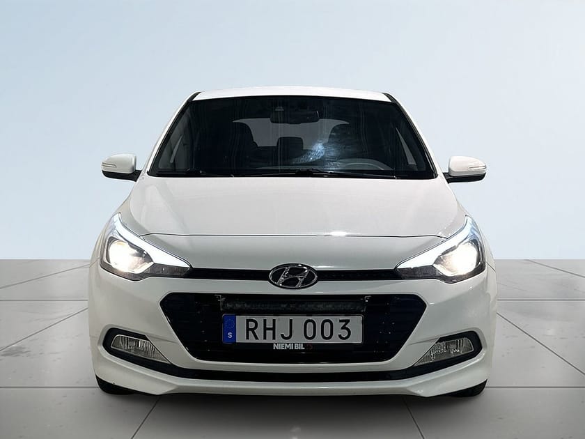 Bild 2 av Hyundai i20 1.0 Premium Extraljus Rattvärme Mvärm Psens S/V-hjul