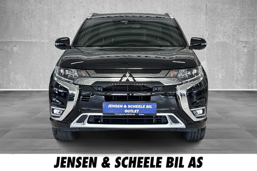 Bilde 2 av Mitsubishi Outlander PHEV Instyle+. R-Kamera, 360 kamera, Krok, DAB, Klima.