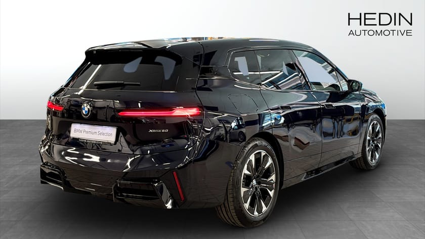 Bild 2 av BMW iX xDrive60 Supercharged Drag 360° B&W