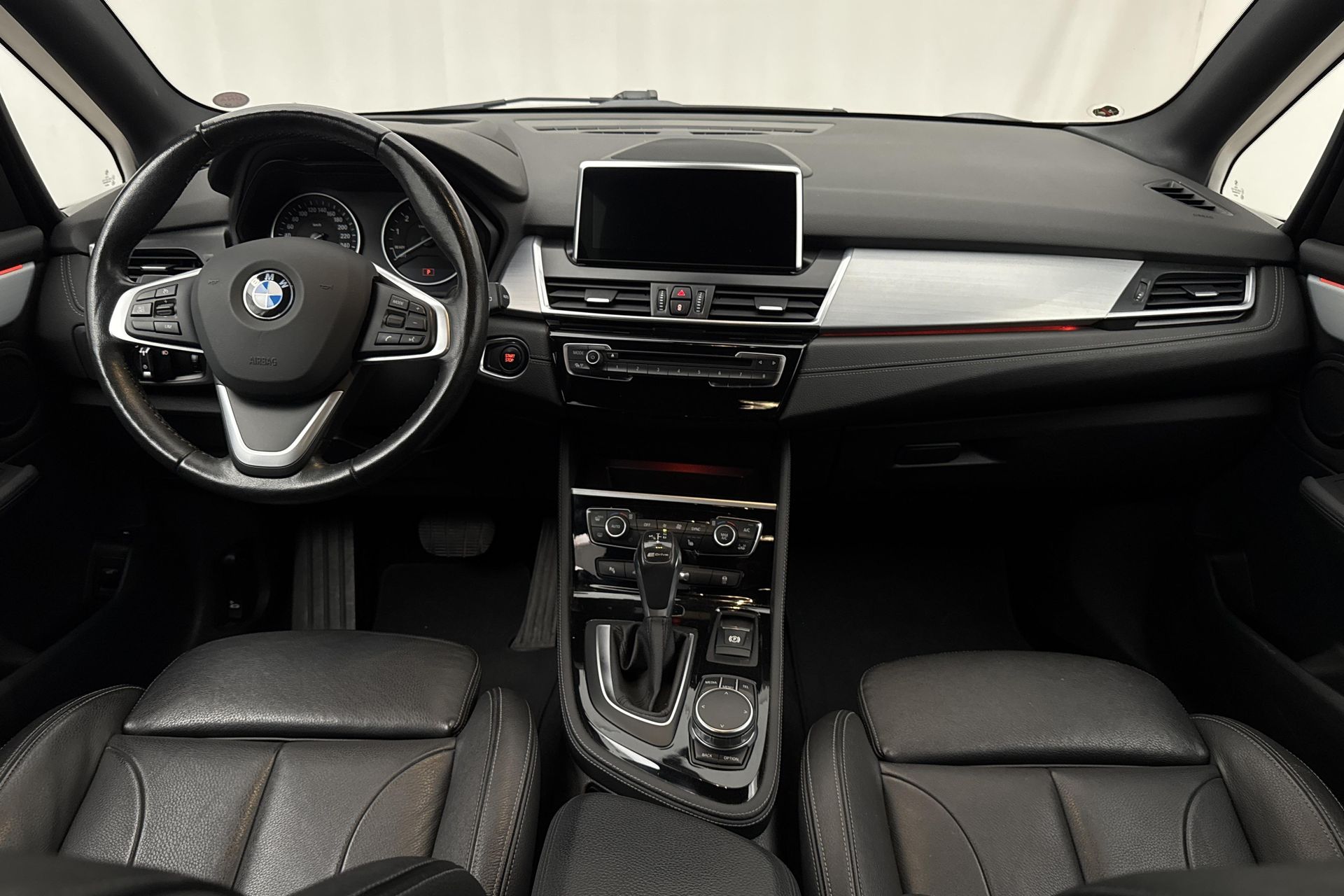 BMW 225 xe Active Tourer 2017, photo 7/10