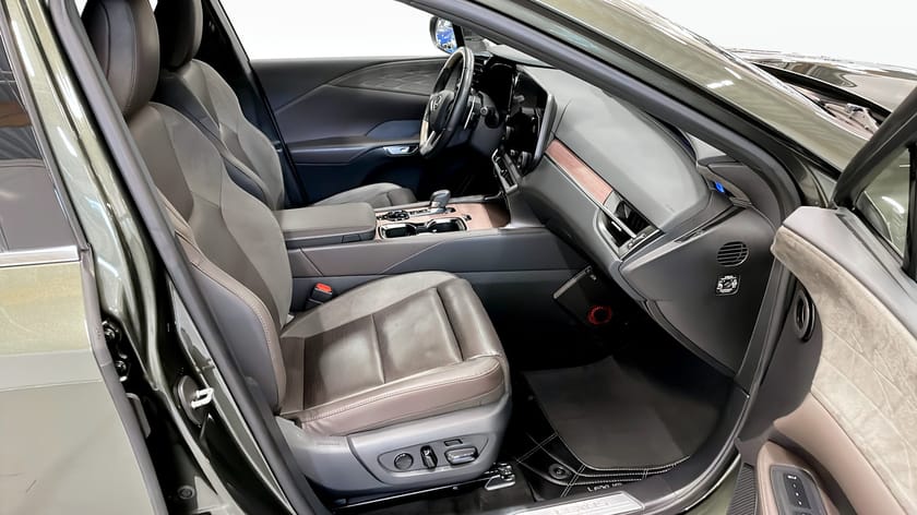Bild 3 av Lexus RX 450h+ E-CVT 309hk Dragkrok Head-Up Elstolar Rattvärme Nav