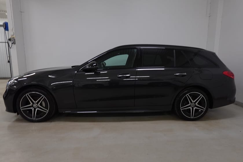 Bild 3 av Mercedes-Benz C 300 T e 9G AMG 360° Drag P-Värme Burmester Ambient MOMS