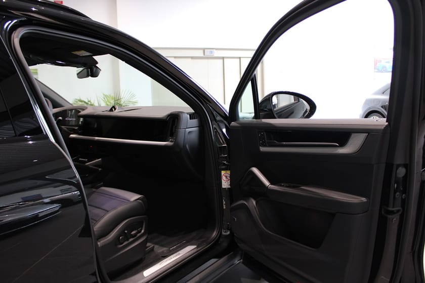 Bild 5 av Porsche Cayenne E-Hybrid Moms