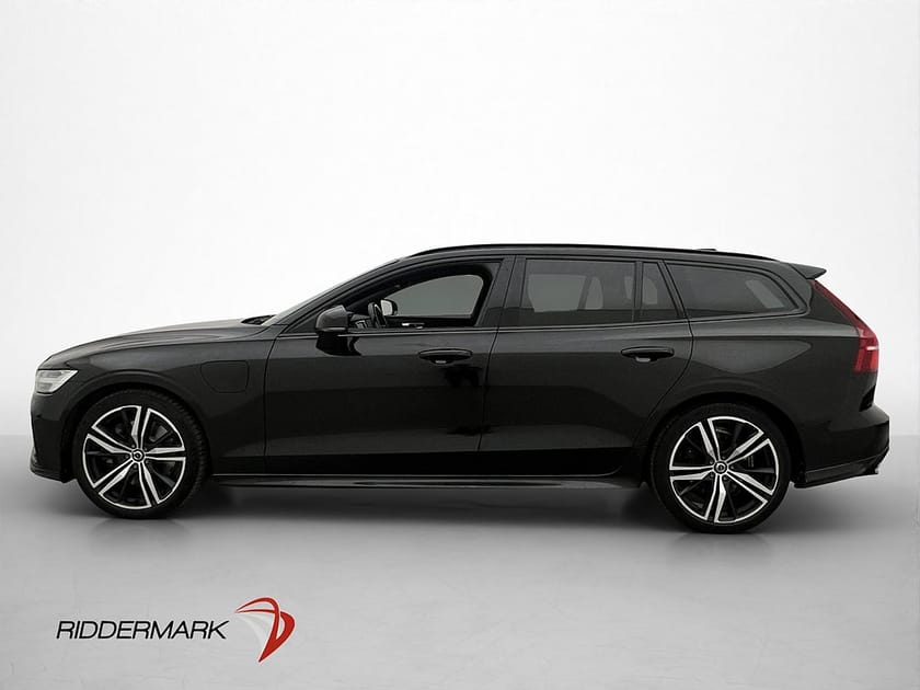 Bild 4 av Volvo V60 T8 AWD R-Design Pano H/K 360° Nav Drag Värmare HuD