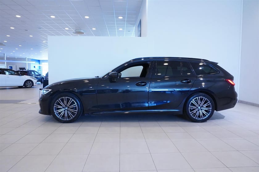 Bild 4 av BMW 320d xDrive Touring Steptronic 190hk M-Sport Dragkrok Värmare