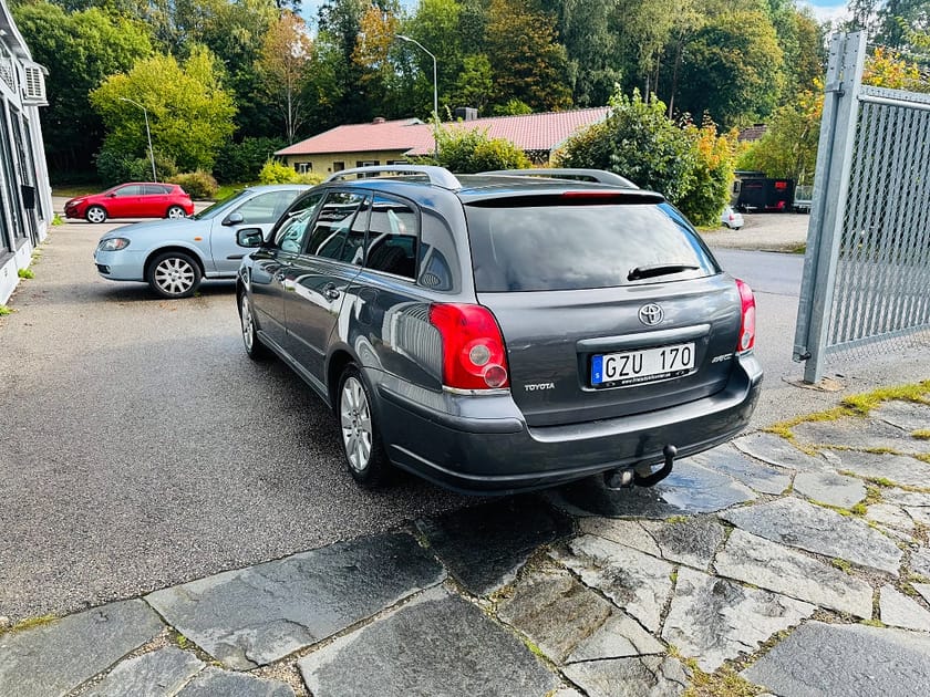 Bild 4 av Toyota Avensis Kombi