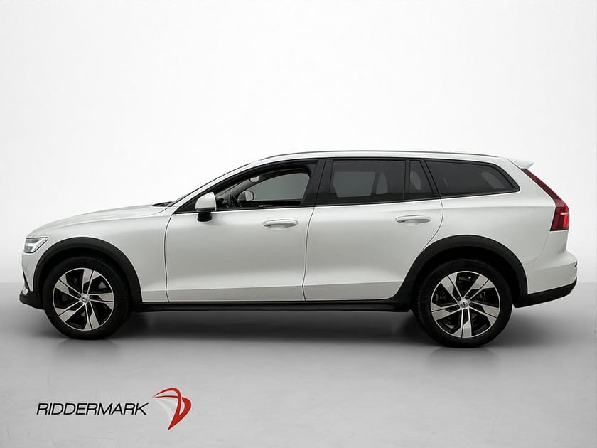 Bild 4 av Volvo V60 Cross Country B4 AWD 197hk Momentum Harman/Kardon