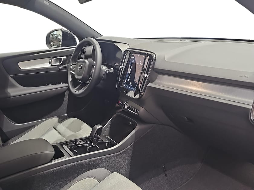 Bild 4 av Volvo XC40 B4 FWD Bensin Plus Dark - Demo