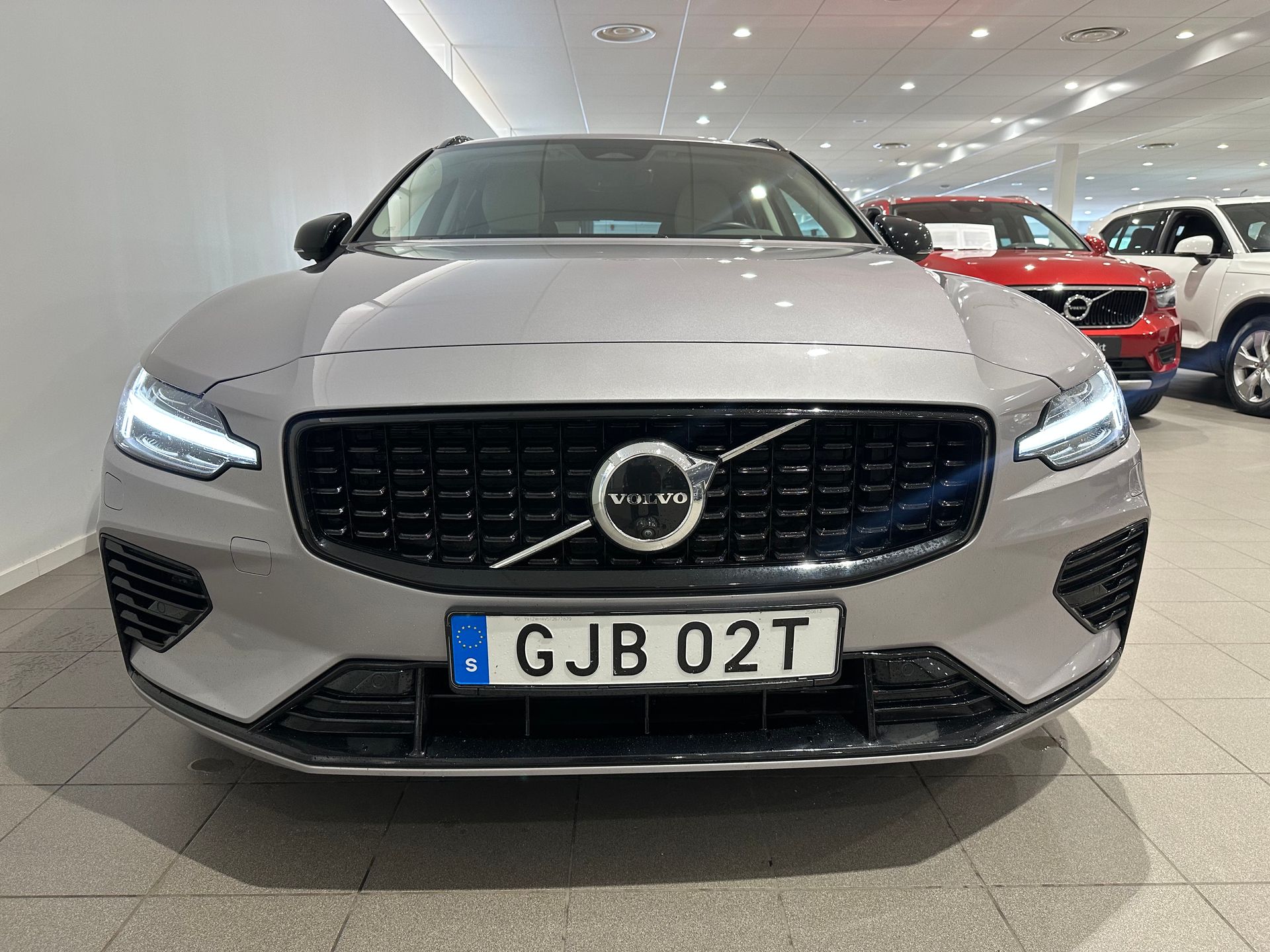 Volvo V60 T6 Plus Dark Nordic Edition 2026, bild 2/10