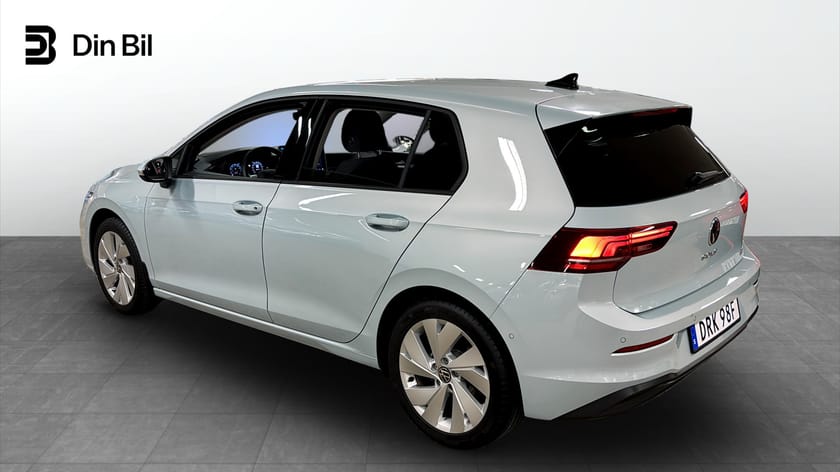 Bild 3 av Volkswagen Golf 1.5 eTSI 150 DSG/Edition-backkamera-keyless m.m/Vä