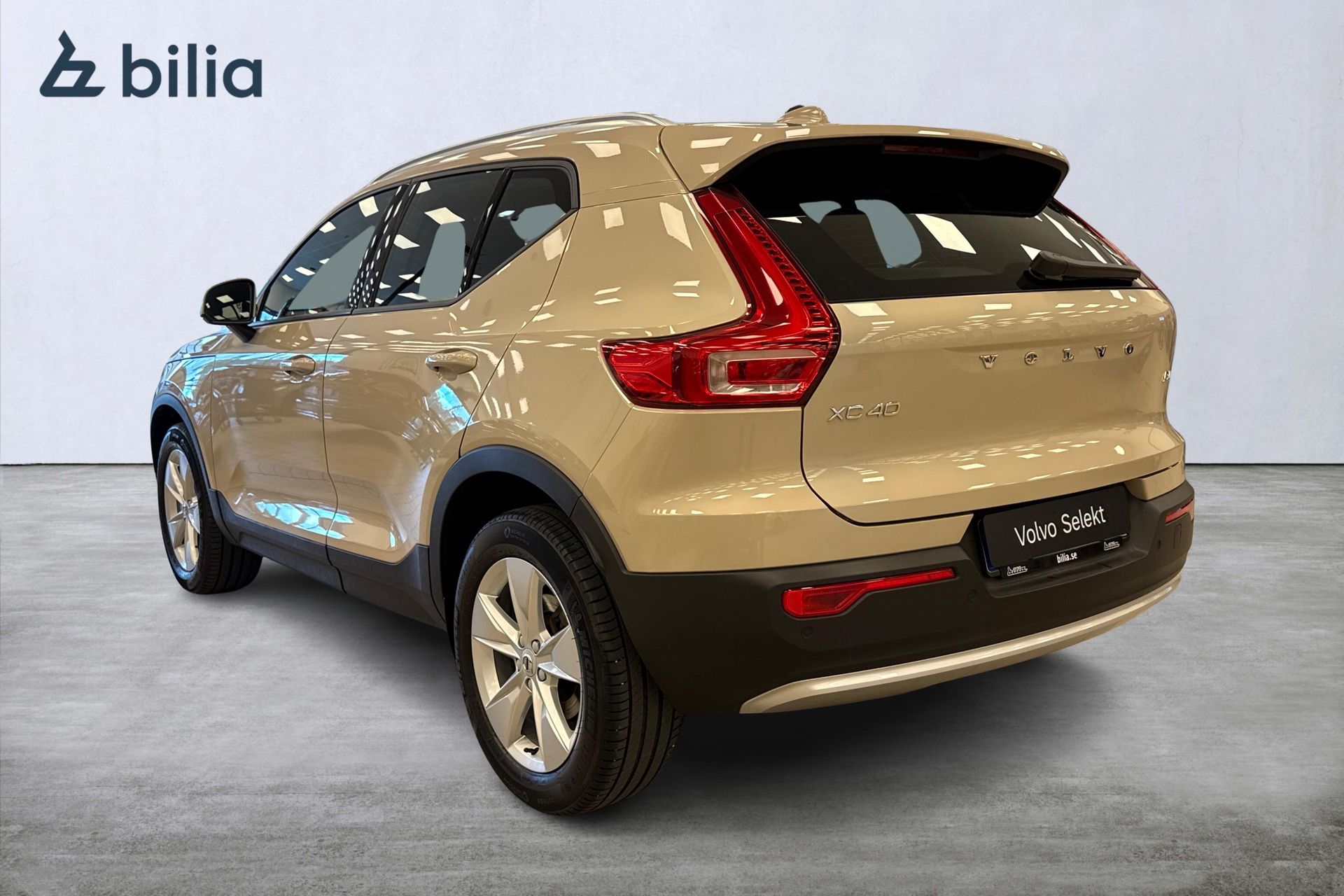 Volvo XC40 B4 FWD Bensin Core 2025, bild 2/10