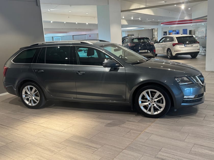 Bild 5 av Škoda Octavia Kombi 180hk AWD | V-hjul Dragkrok