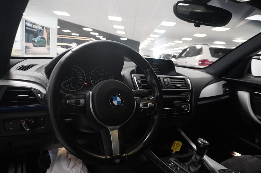Bild 2 av BMW 118d xDrive M Sport Kamera PDC
