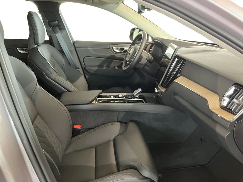 Bild 5 av Volvo XC60 T6 Plus Dark Nordic Edition | Dragkrok | 360-kamera | H/K