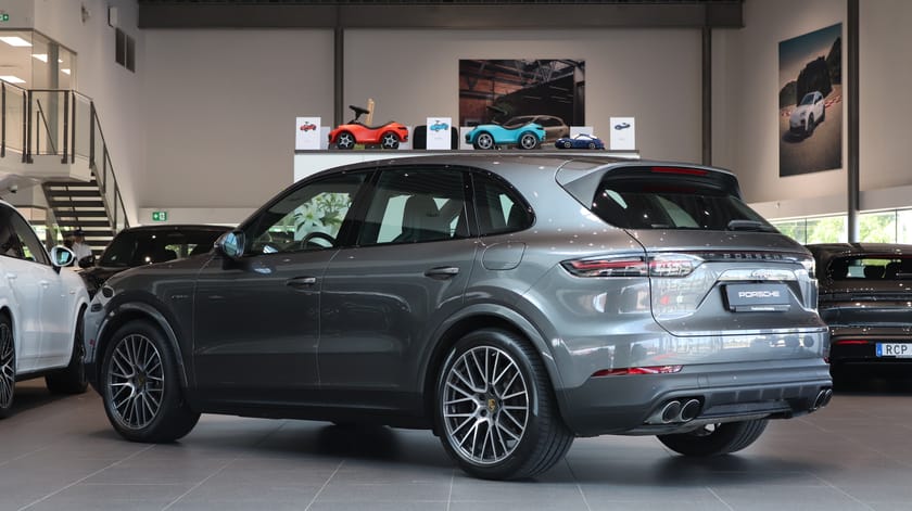 Bild 2 av Porsche Cayenne E-Hybrid 462 hk / BOSE Surround / LED-Matrix
