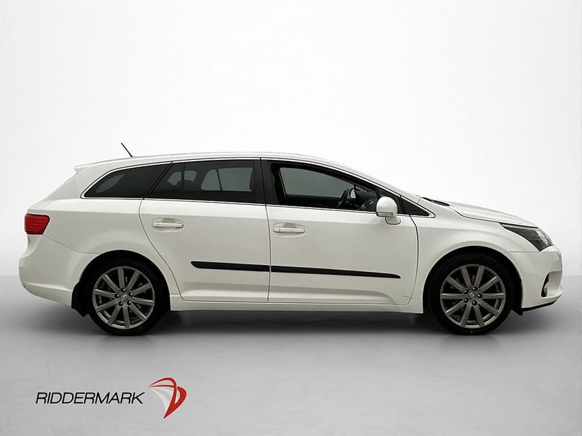 Bild 4 av Toyota Avensis Kombi 147hk Premium Skinn Pano Kamera M-värm Drag